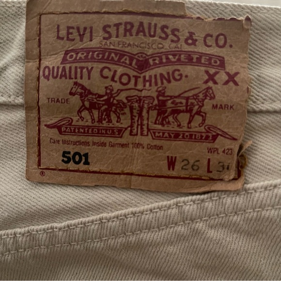 Levi's 501 Beige Tan Cutoff Shorts- size 26 - Picture 9 of 10